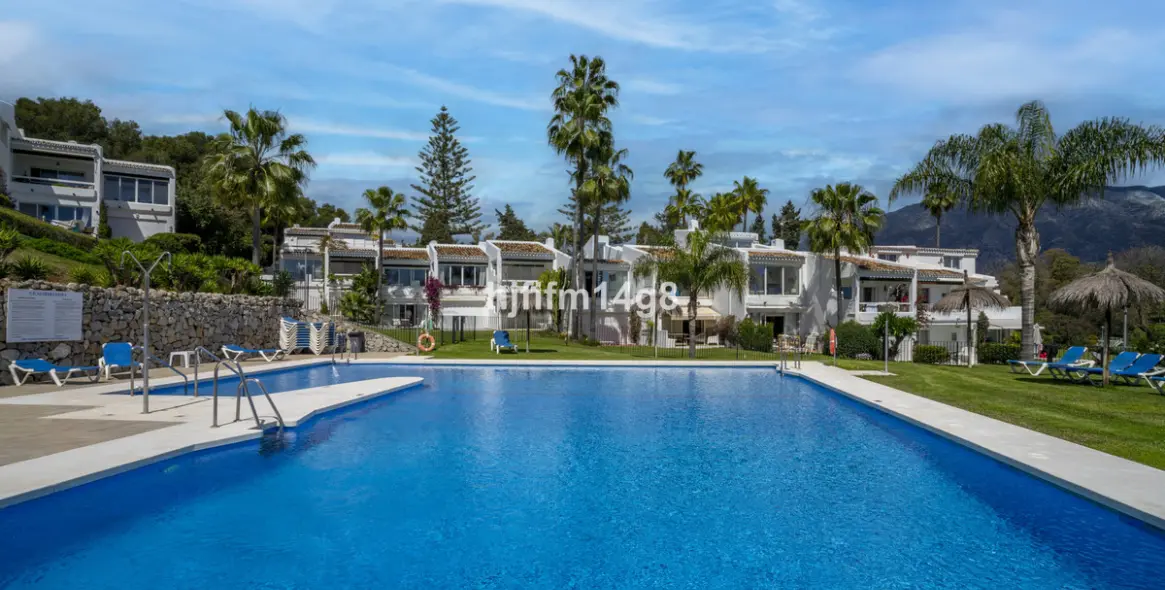 Sale of ground floor apartment in Nueva Andalucía 21