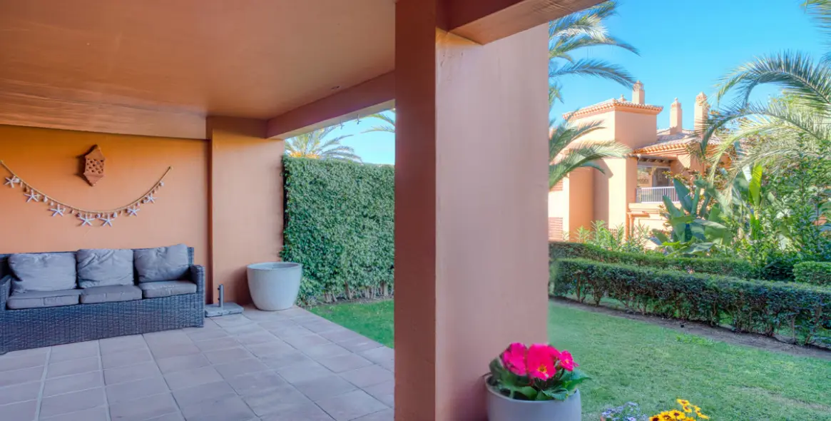 Продажа апартаментов на первом этаже в Estepona (район Estepona) 1