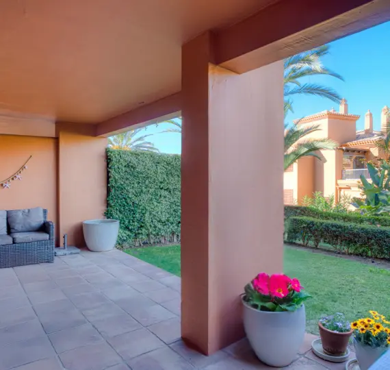 Апартаменты на первом этаже R5161588