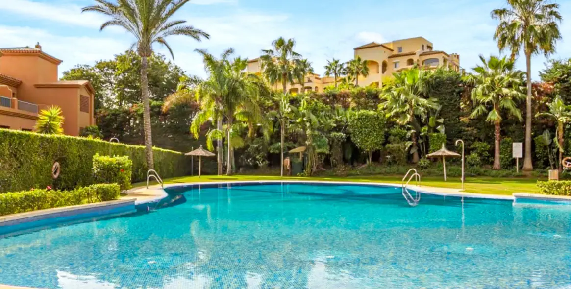 Продажа апартаментов на первом этаже в Estepona (район Estepona) 2