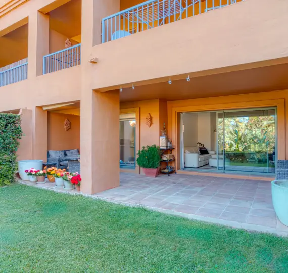 Апартаменты на первом этаже R5161588