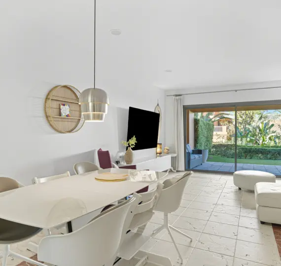 Апартаменты на первом этаже R5161588