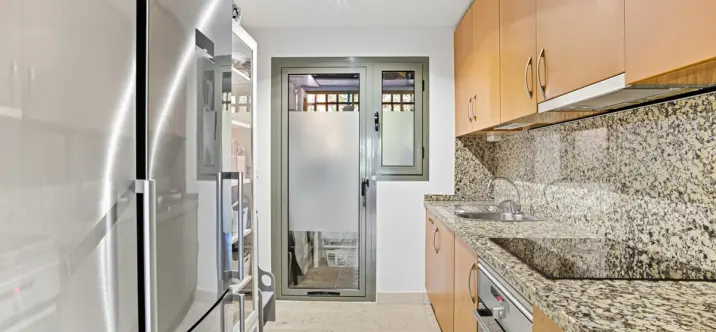 Апартаменты на первом этаже R5161588 4