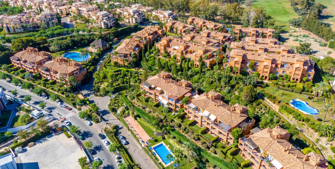 Sale of ground floor apartment in Estepona 17