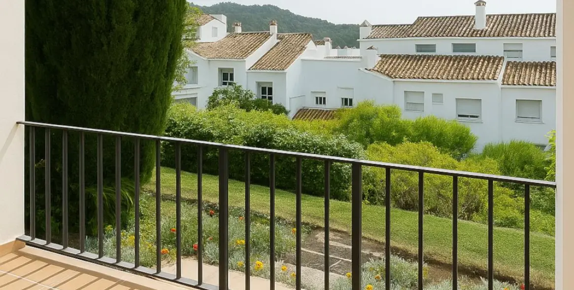 Sale of ground floor apartment in Benahavís 3