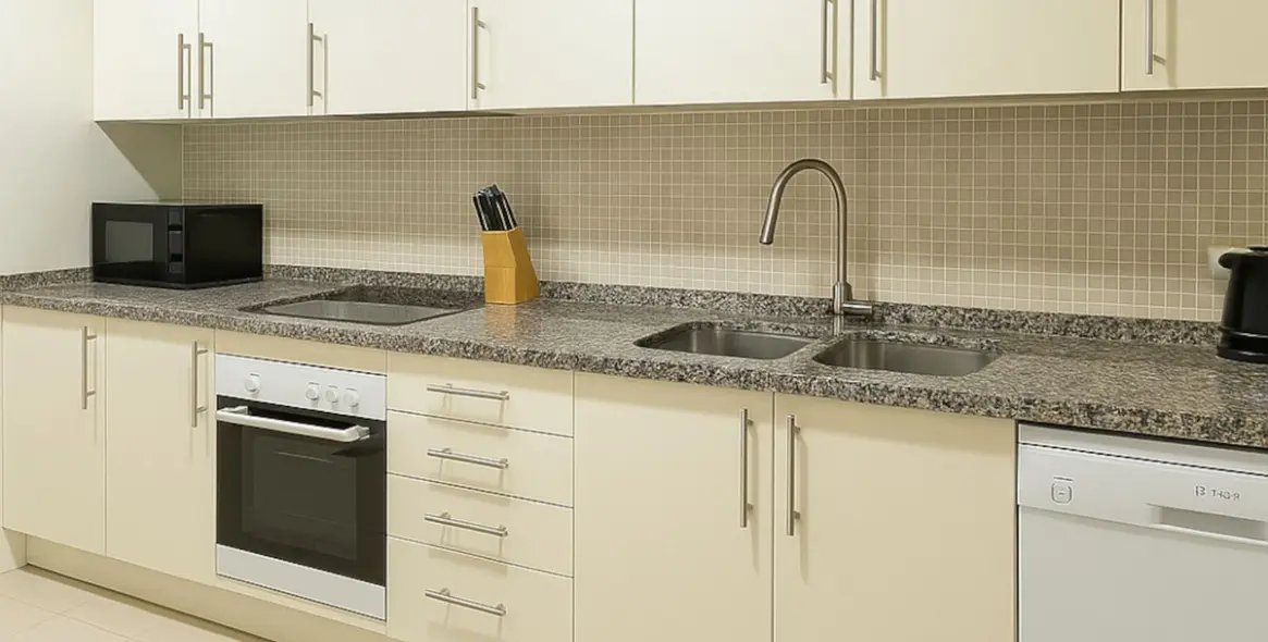 Sale of ground floor apartment in Benahavís 14