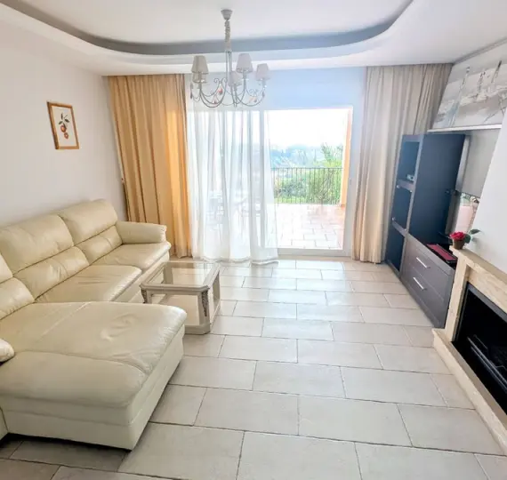 Sale of ground floor apartment in Benahavís