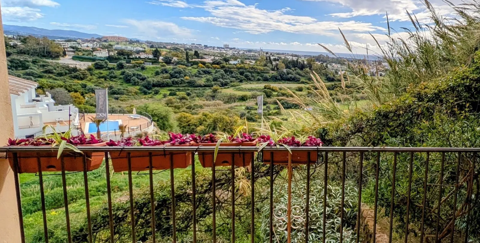 Sale of ground floor apartment in Benahavís 6