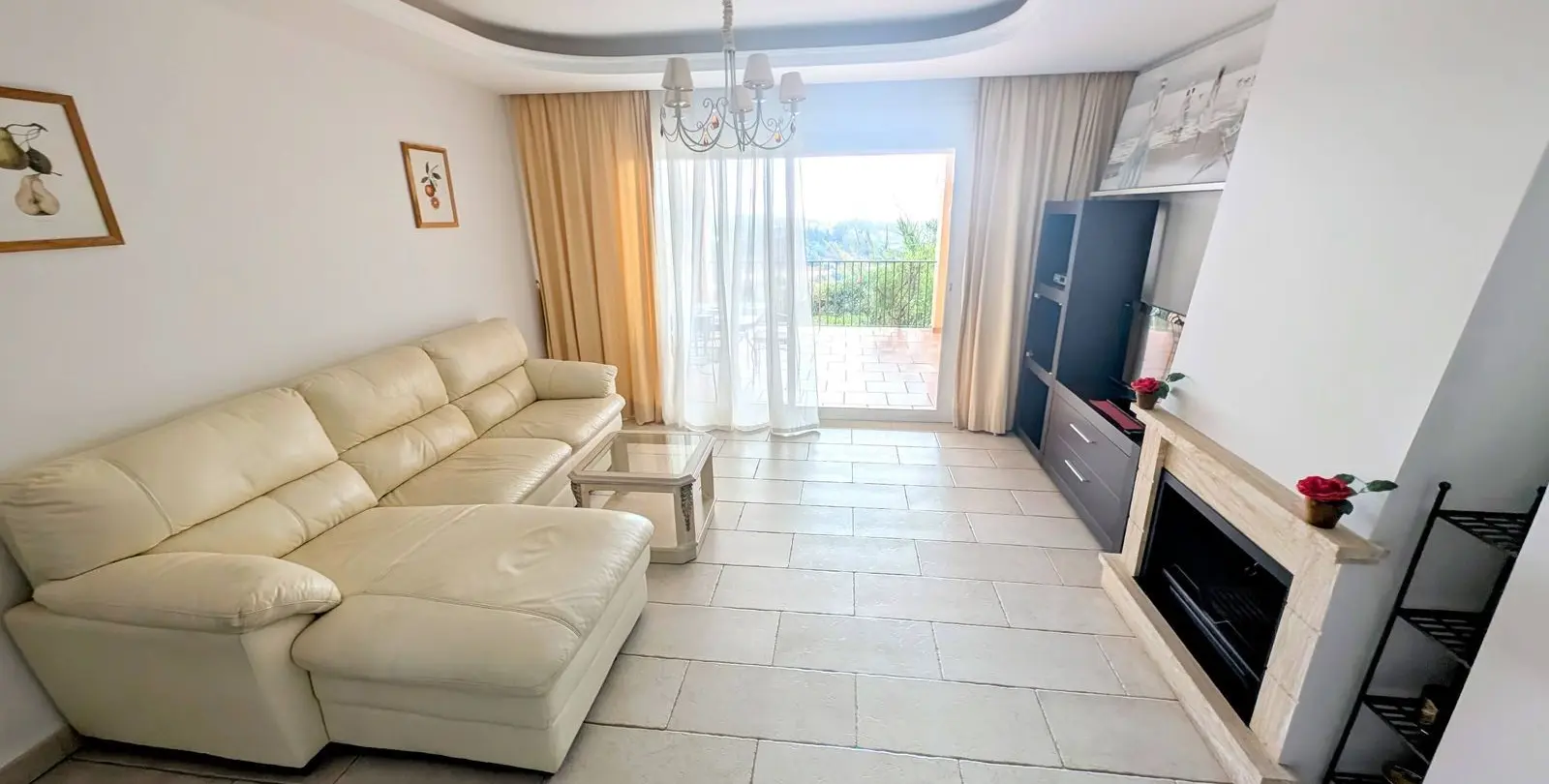 Sale of ground floor apartment in Benahavís 7