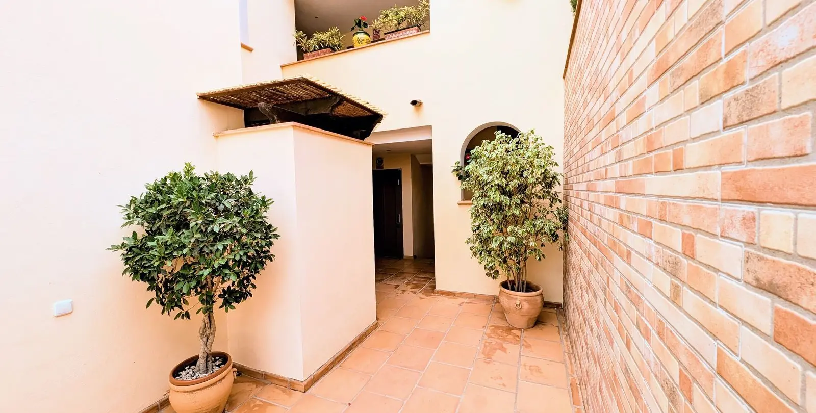 Sale of ground floor apartment in Benahavís 23