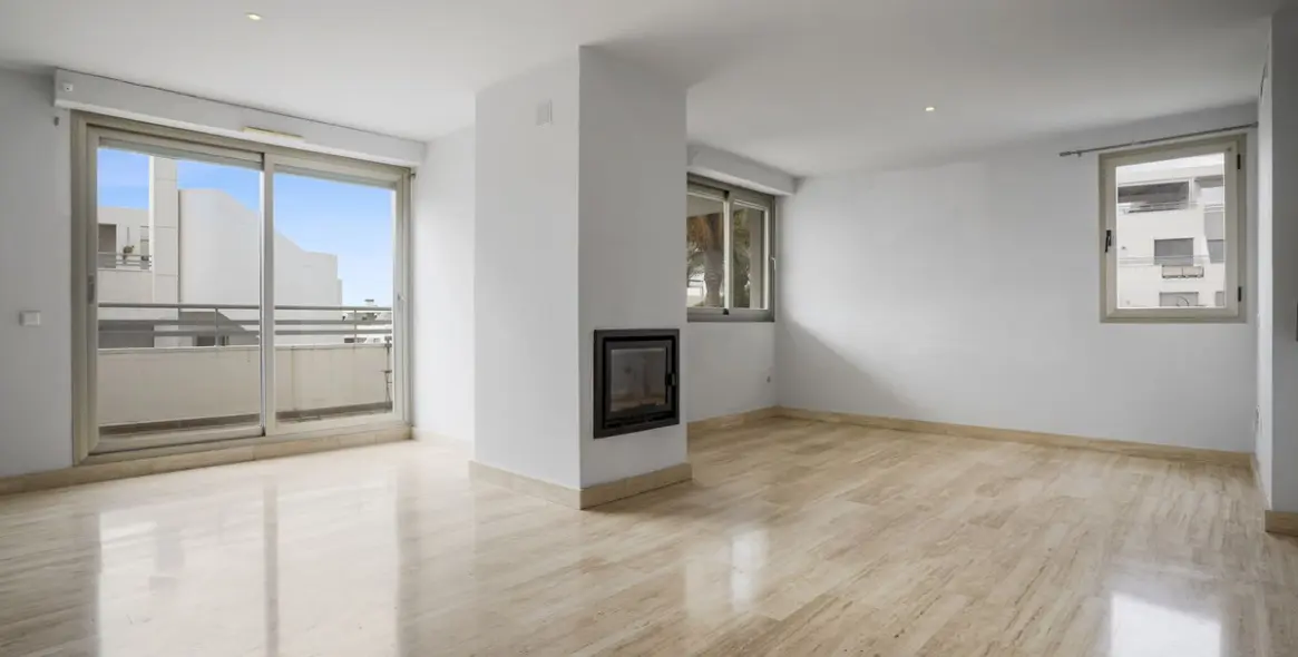 Sale of penthouse duplex in La Cala de Mijas 2