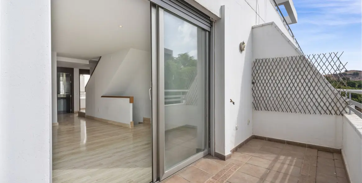 Sale of penthouse duplex in La Cala de Mijas 12