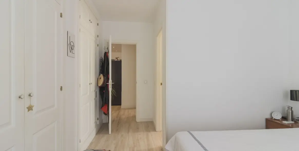 Sale of middle floor apartment in Benalmadena 17