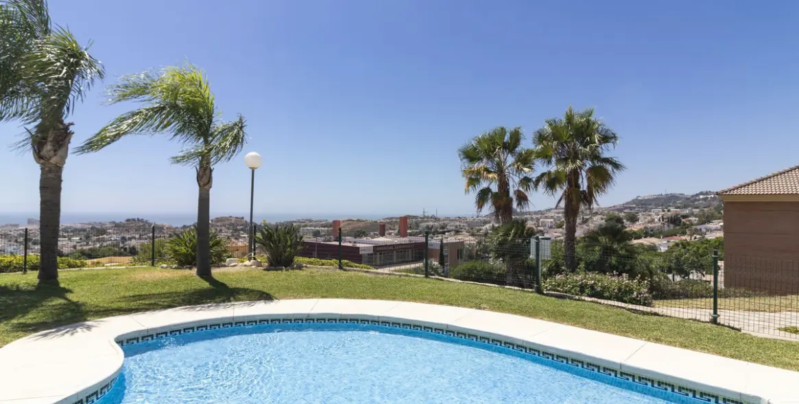 Sale of middle floor apartment in Benalmadena 20