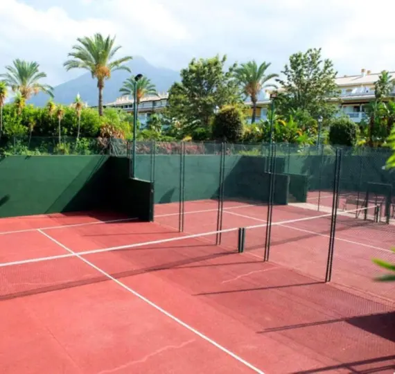 Продажа апартаментов на среднем этаже в Nueva Andalucía