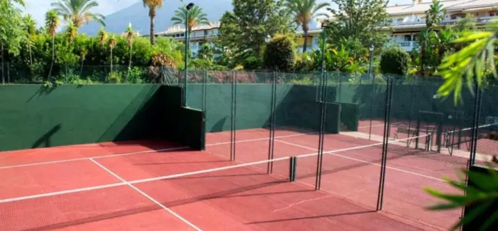 Продажа апартаментов на среднем этаже в Nueva Andalucía 1