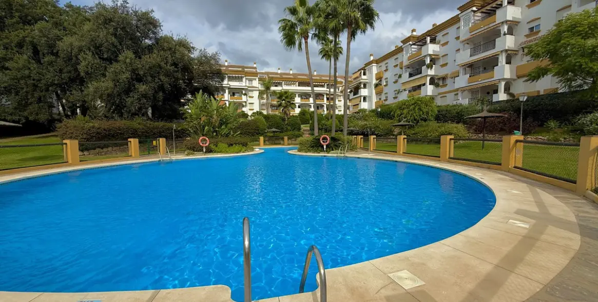 Sale of ground floor apartment in The Golden Mile 1