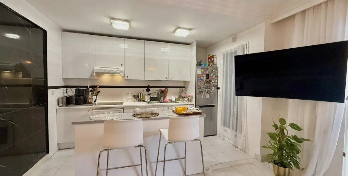 Sale of ground floor apartment in The Golden Mile 4