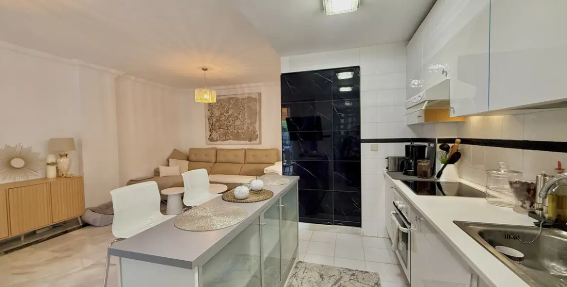 Sale of ground floor apartment in The Golden Mile 6