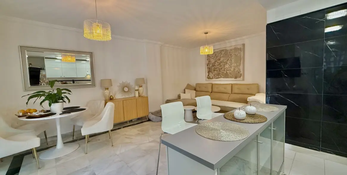 Sale of ground floor apartment in The Golden Mile 7