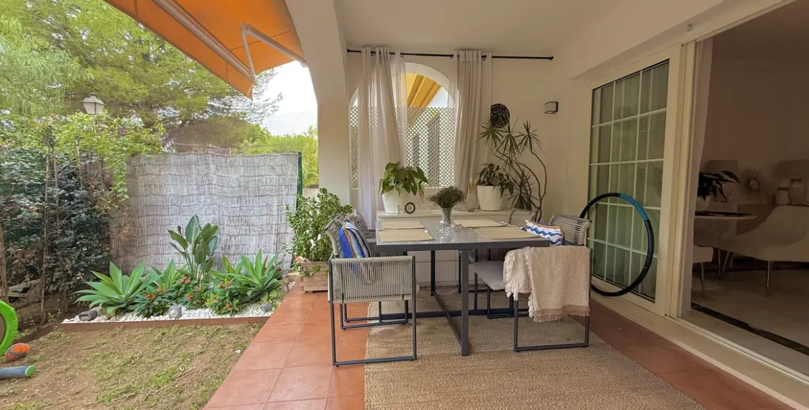 Sale of ground floor apartment in The Golden Mile 14