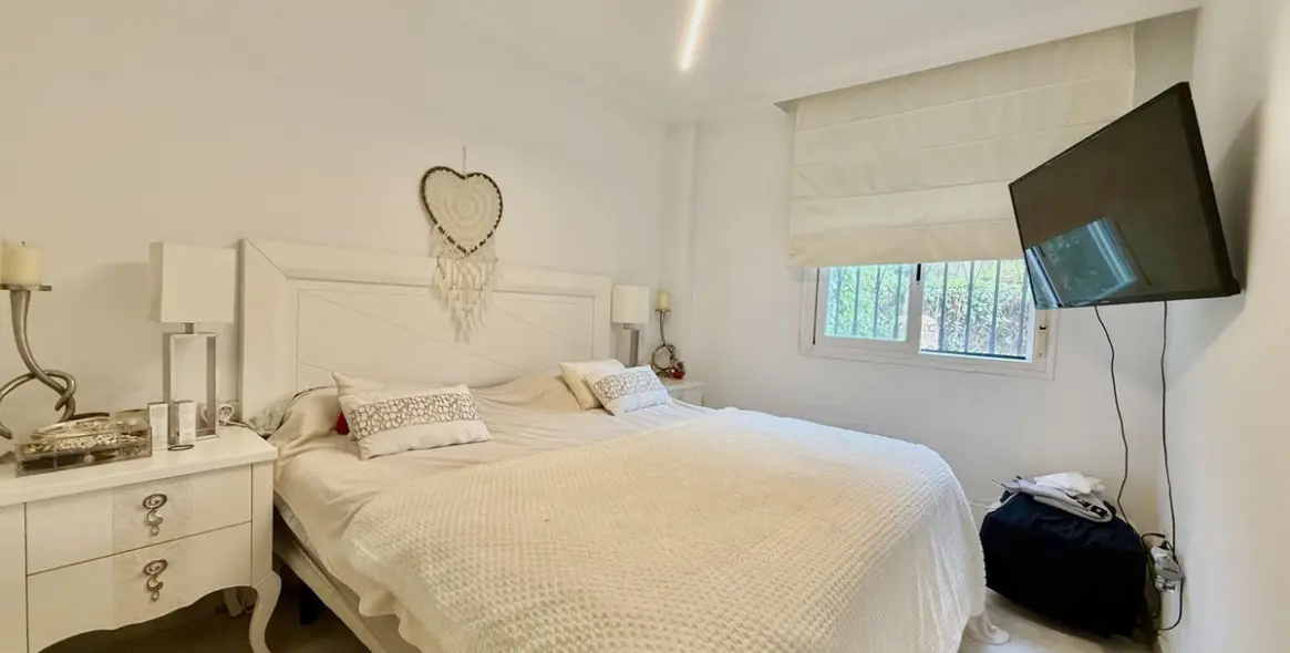 Sale of ground floor apartment in The Golden Mile 16