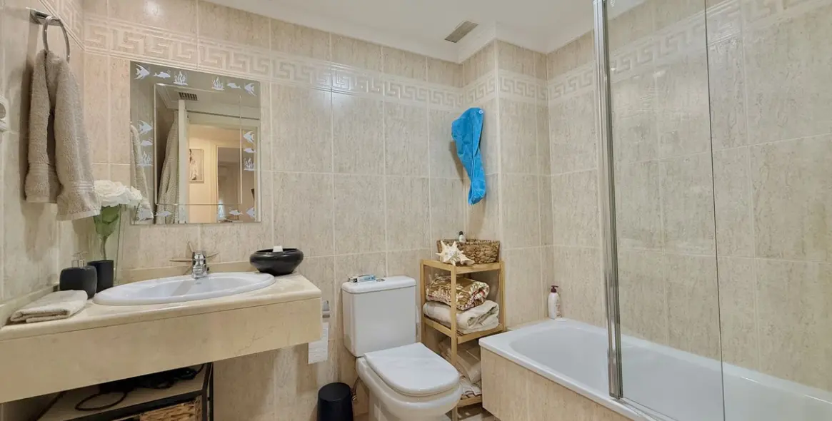 Sale of ground floor apartment in The Golden Mile 19