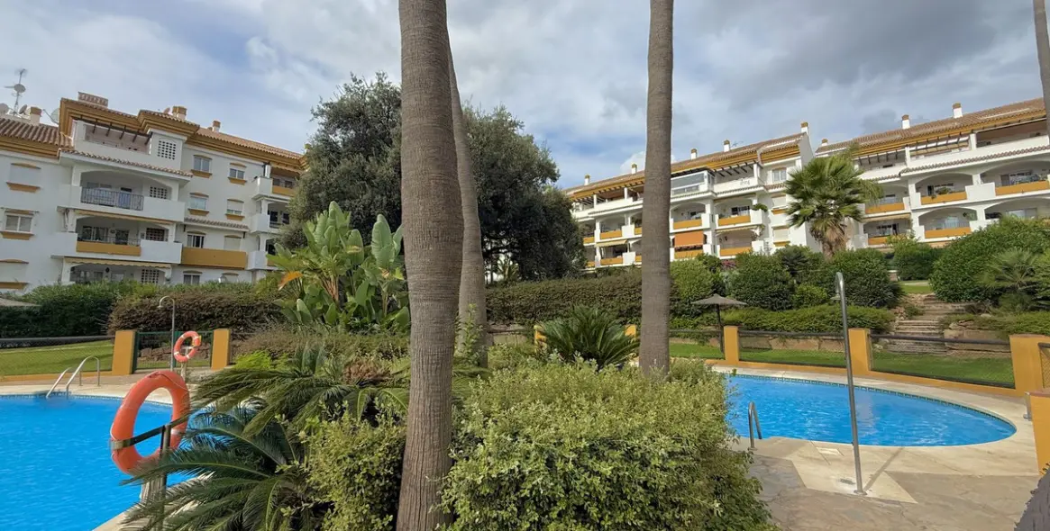 Sale of ground floor apartment in The Golden Mile 23