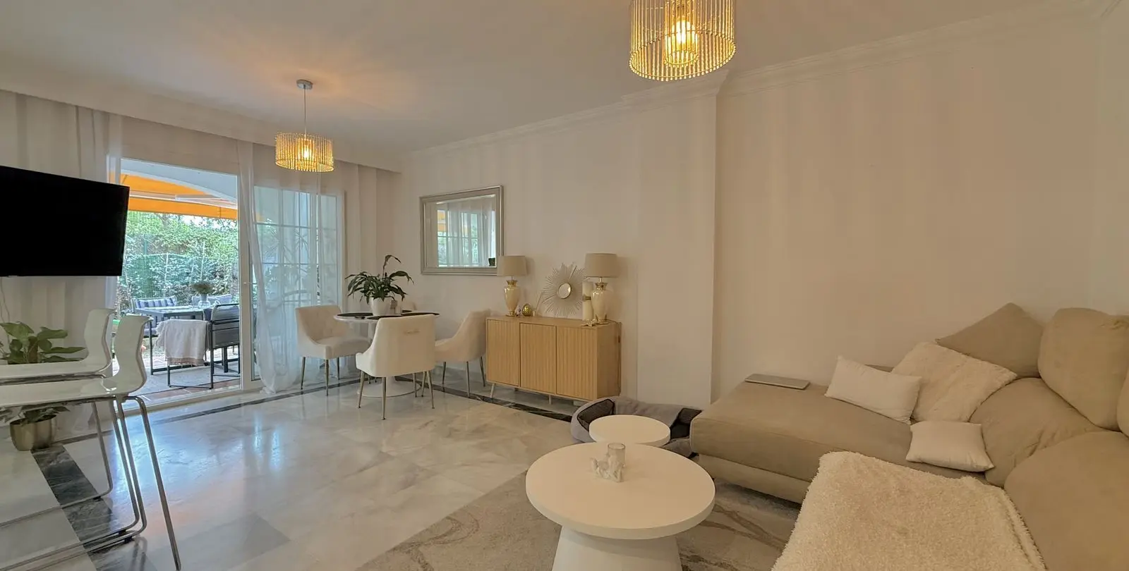 Продажа апартаментов на первом этаже в The Golden Mile 9