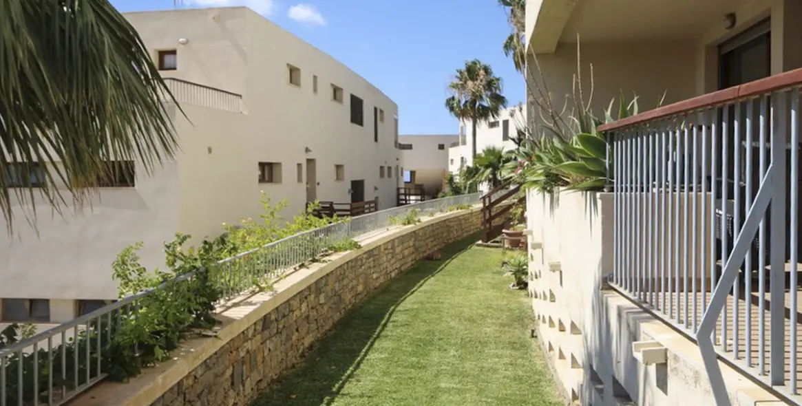Sale of ground floor apartment in Marbella 5