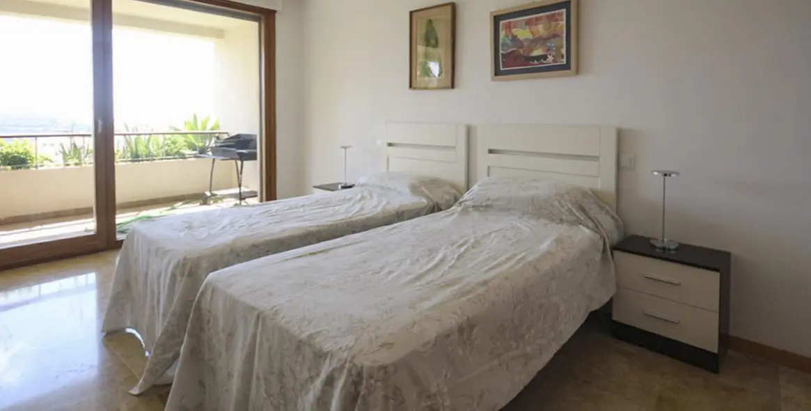 Sale of ground floor apartment in Marbella 11