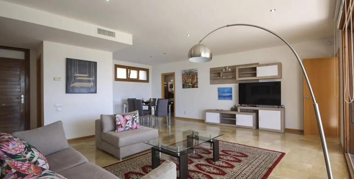 Sale of ground floor apartment in Marbella 3