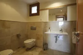Image 9 thumb