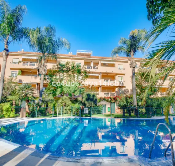 Продажа апартаментов на среднем этаже в Carib Playa