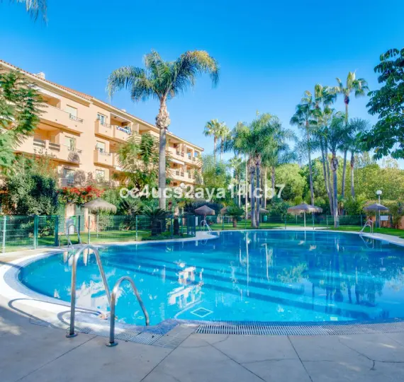 Продажа апартаментов на среднем этаже в Carib Playa