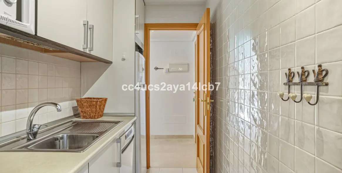 Продажа апартаментов на среднем этаже в Carib Playa 11