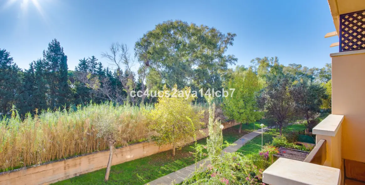 Sale of middle floor apartment in Carib Playa 22