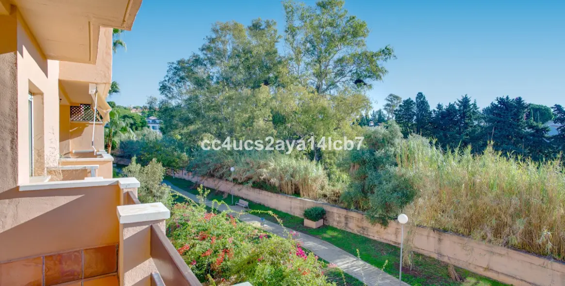 Sale of middle floor apartment in Carib Playa 23