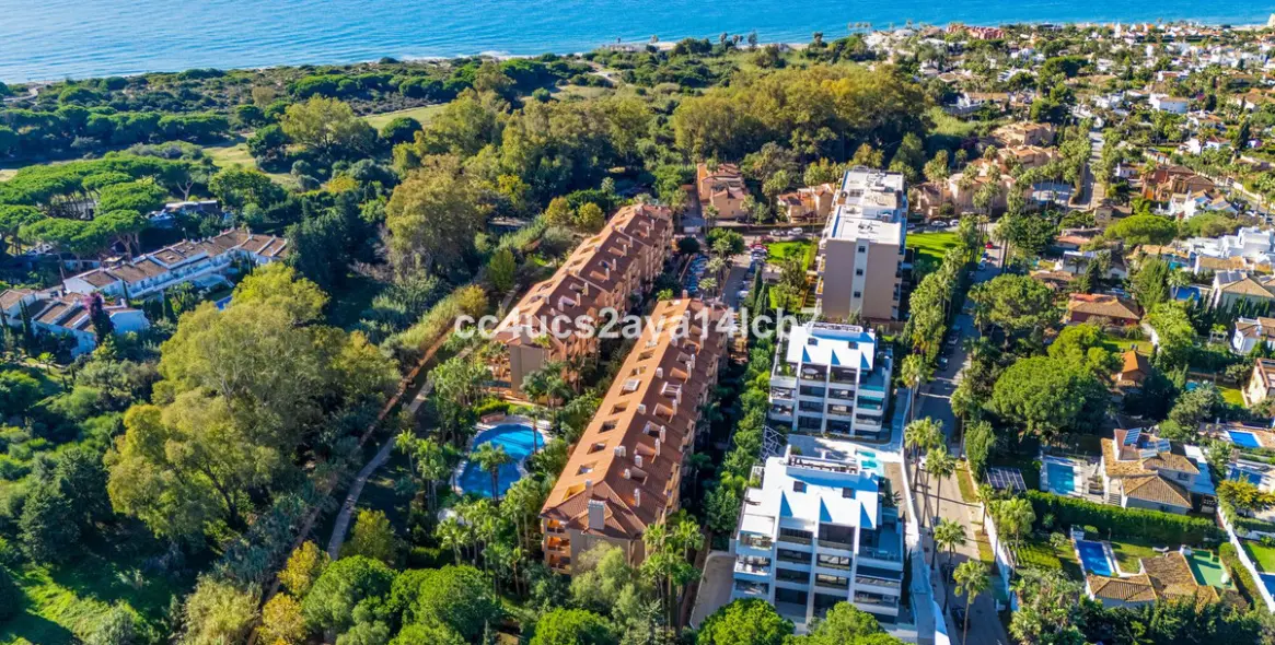 Sale of middle floor apartment in Carib Playa 24