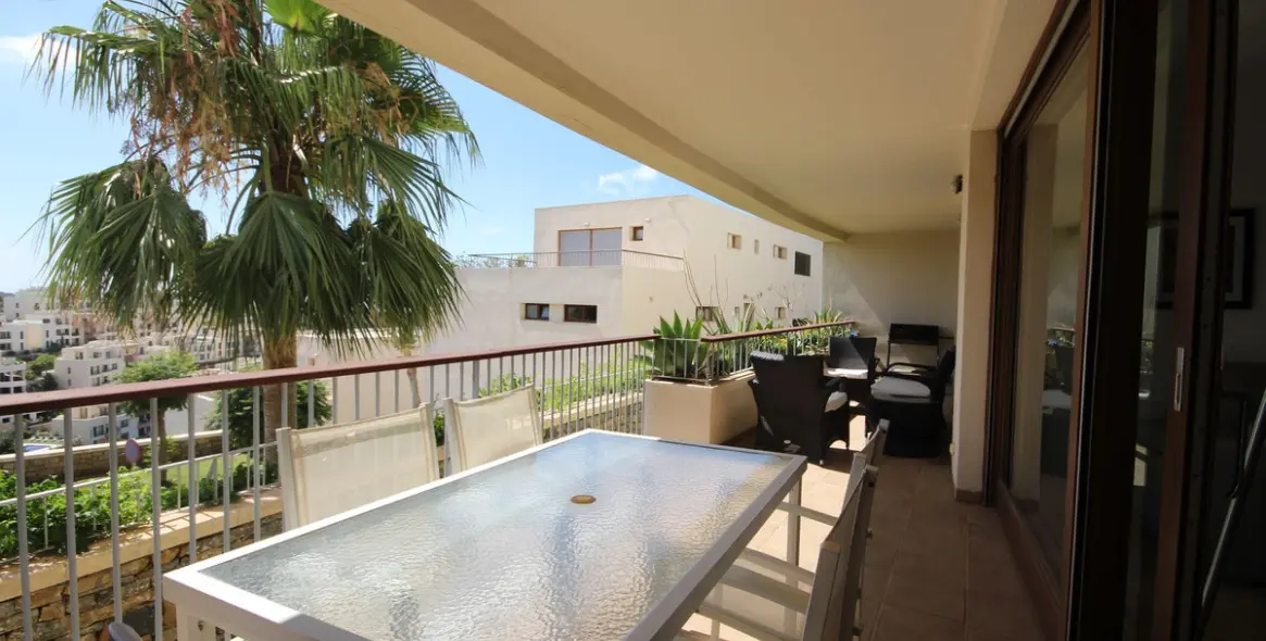 Продажа апартаментов на первом этаже в Los Monteros 2