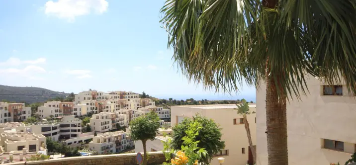 Продажа апартаментов на первом этаже в Los Monteros 2