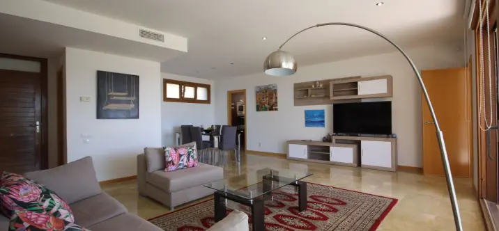 Продажа апартаментов на первом этаже в Los Monteros 3