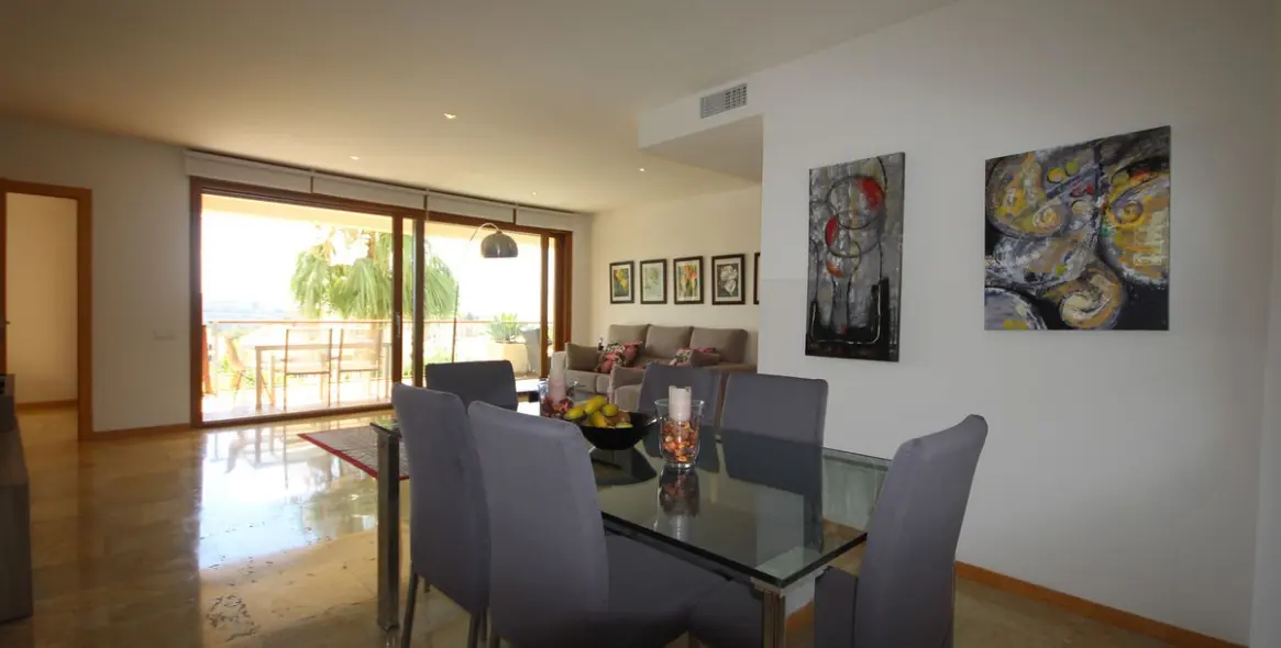 Продажа апартаментов на первом этаже в Los Monteros 8