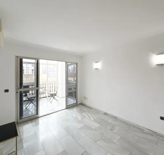 Sale of middle floor apartment in Los Tilos