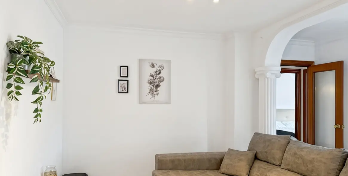 Sale of middle floor apartment in Los Tilos 10