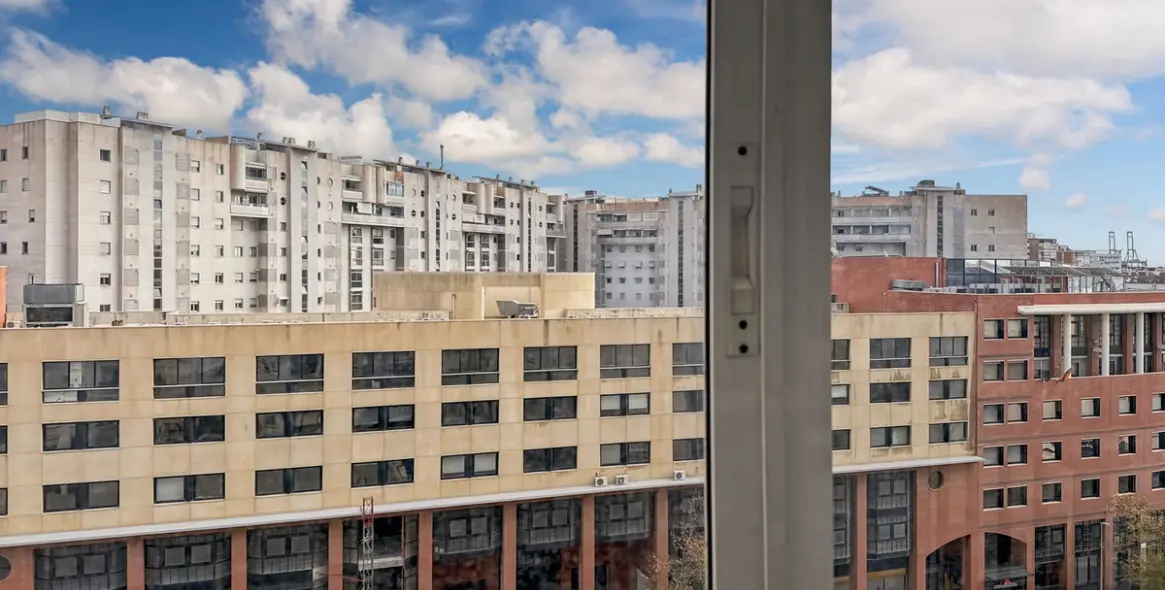 Sale of middle floor apartment in Los Tilos 13