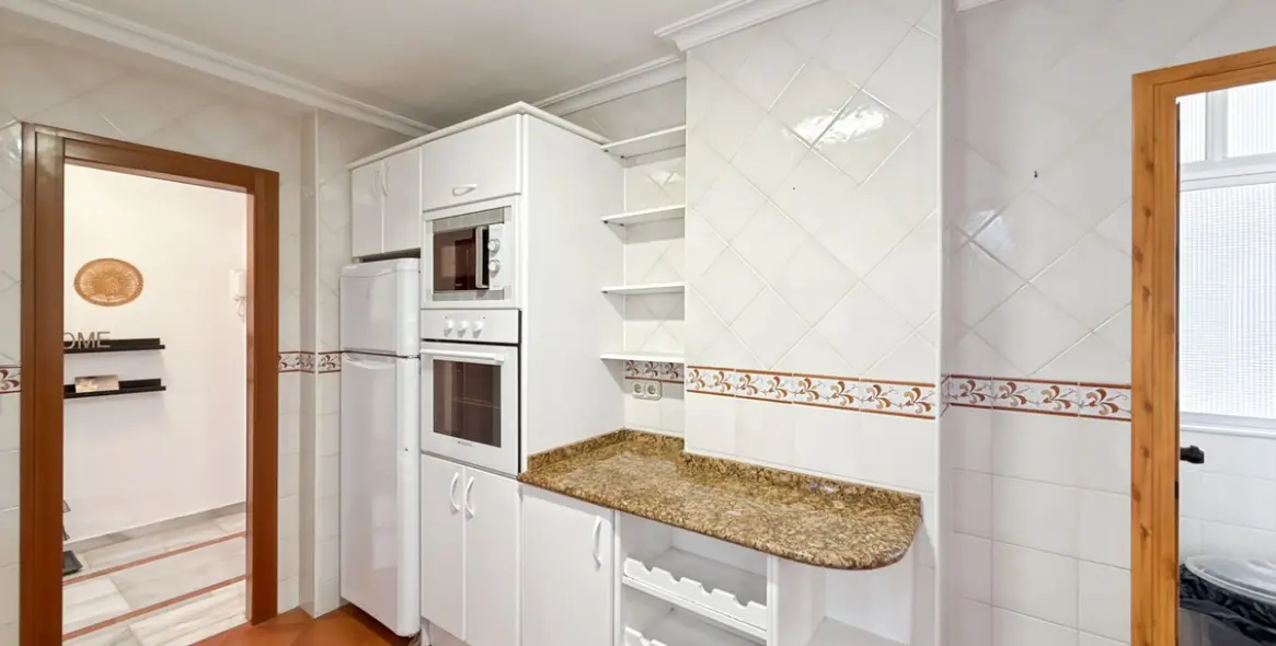 Sale of middle floor apartment in Los Tilos 17