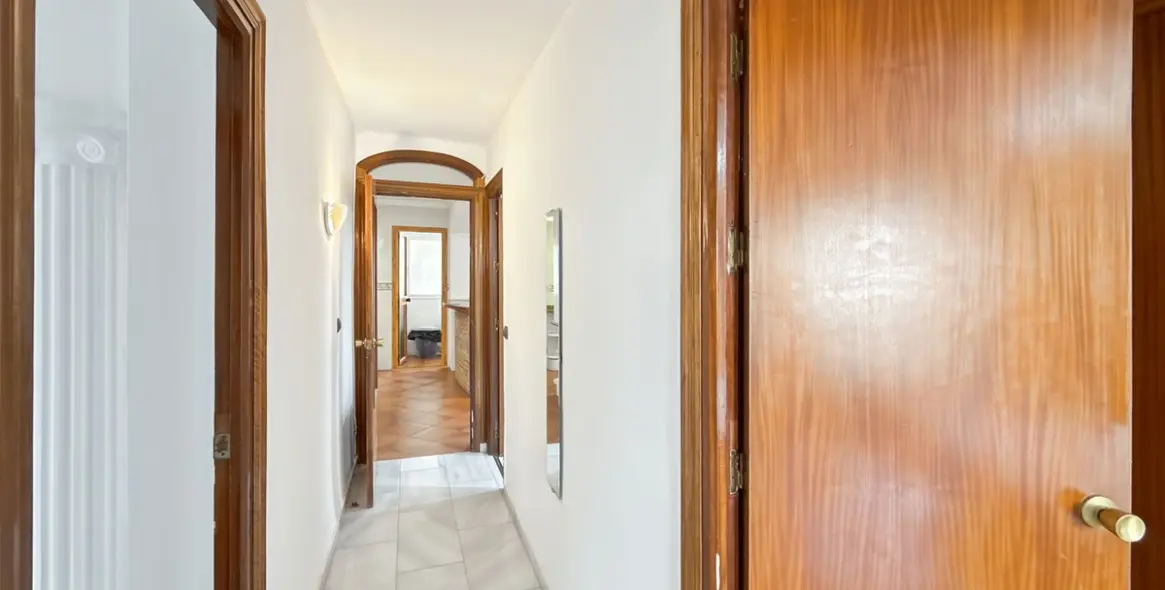 Продажа апартаментов на среднем этаже в Los Tilos 25