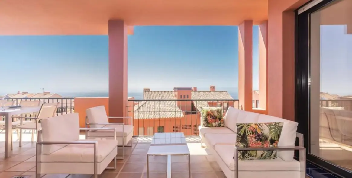 Продажа апартаментов на среднем этаже в Calahonda 1