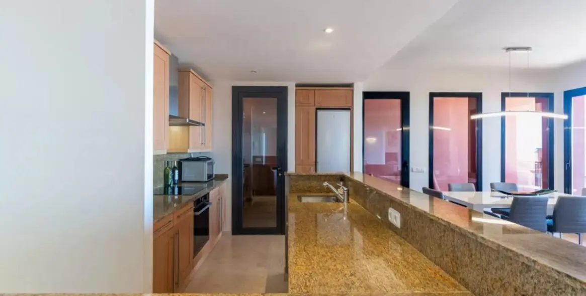 Продажа апартаментов на среднем этаже в Calahonda 9